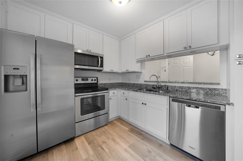 Preston Oaks Crossing Condos 01 & 02 - Residential Lease