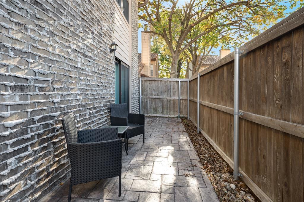 Preston Oaks Crossing Condos 01 & 02 - Residential Lease