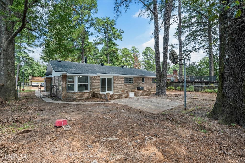 Shreveport, Louisiana 71108, United States, 4 Bedrooms Bedrooms, ,2 BathroomsBathrooms,Residential,Contingent,197375