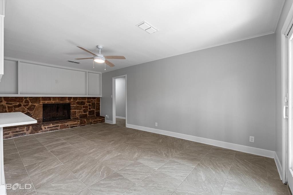 Shreveport, Louisiana 71108, United States, 4 Bedrooms Bedrooms, ,2 BathroomsBathrooms,Residential,Contingent,197375