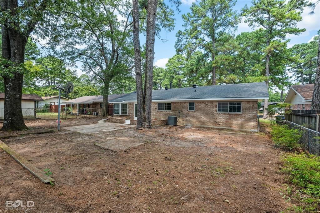 Shreveport, Louisiana 71108, United States, 4 Bedrooms Bedrooms, ,2 BathroomsBathrooms,Residential,Contingent,197375