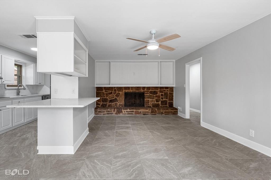 Shreveport, Louisiana 71108, United States, 4 Bedrooms Bedrooms, ,2 BathroomsBathrooms,Residential,Contingent,197375