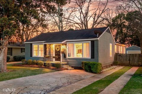 Photo of 351 Fontaine Street, Shreveport, LA 71105 (MLS # 21195051)