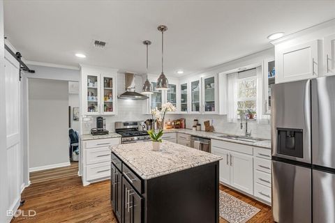 Tiny photo for 351 Fontaine Street, Shreveport, LA 71105 (MLS # 21195051)