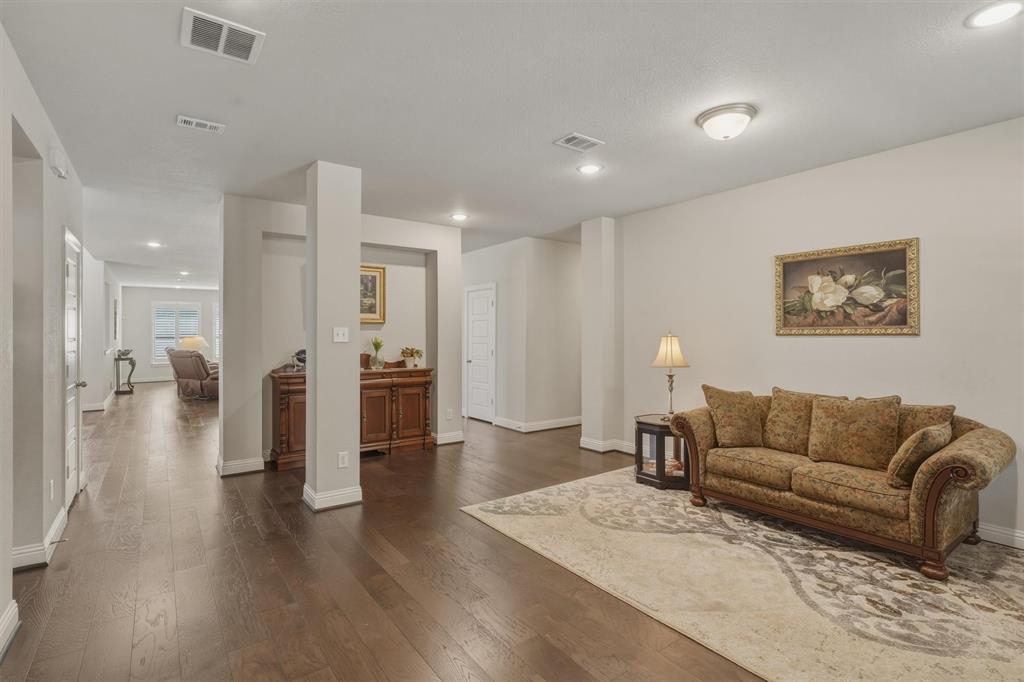 7521 Pondview Lane