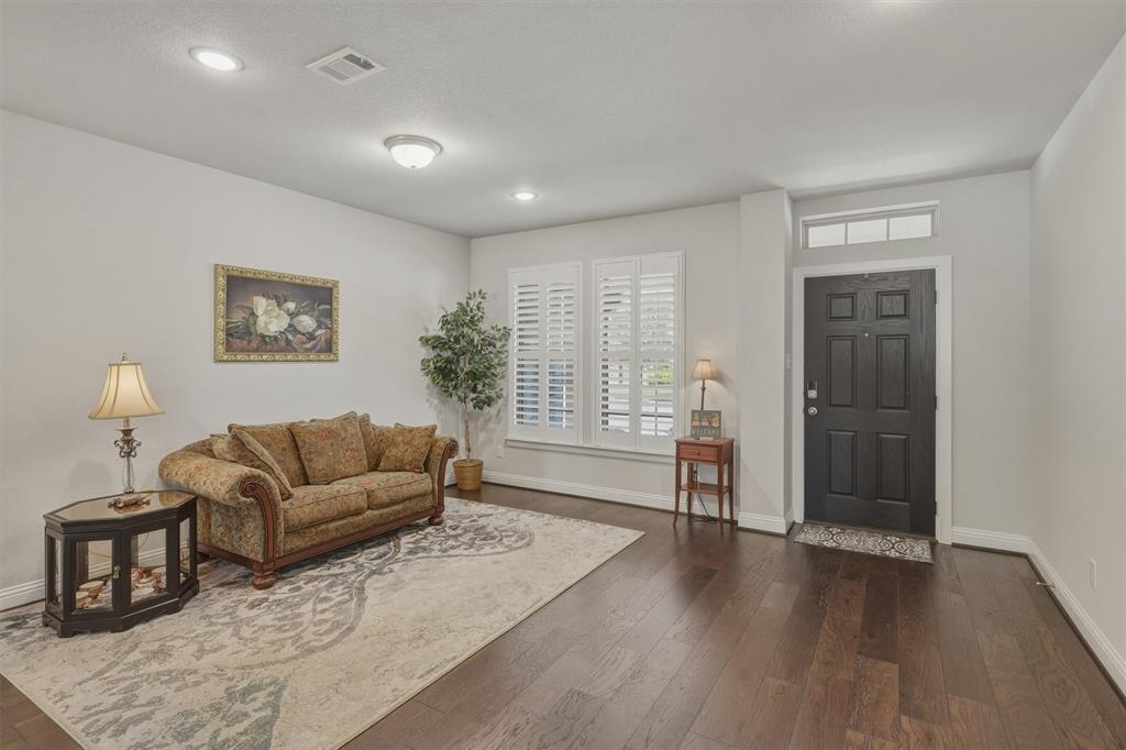 7521 Pondview Lane