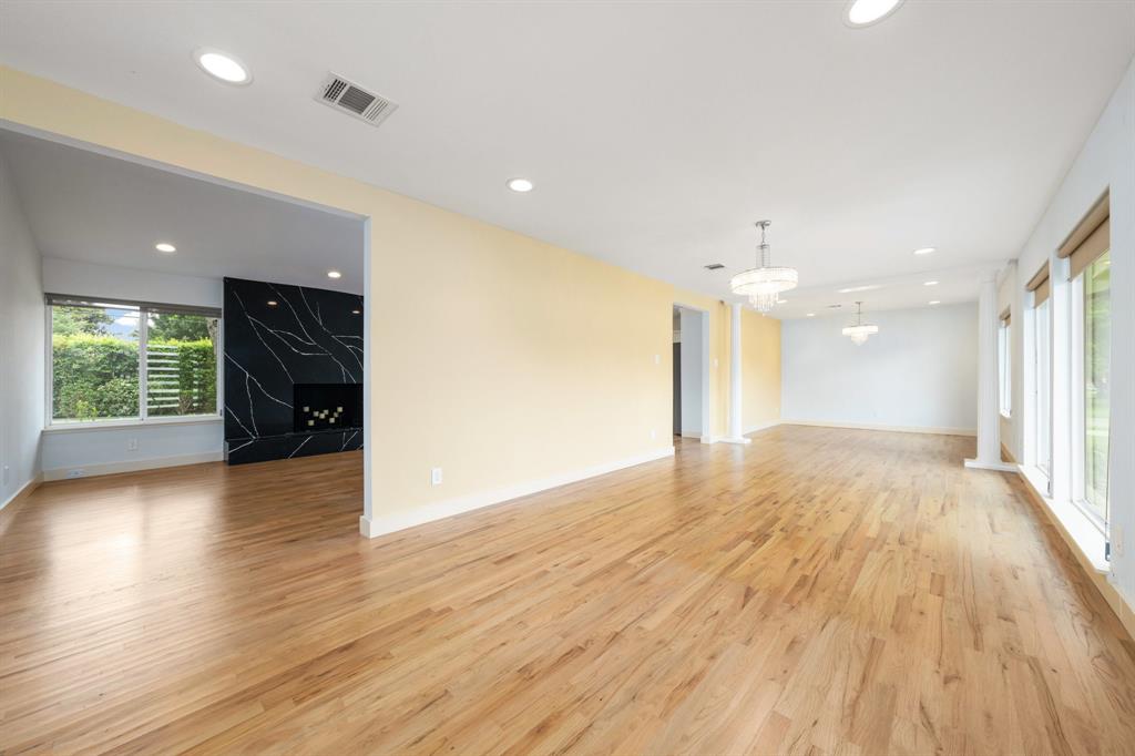 5710 Forest Lane