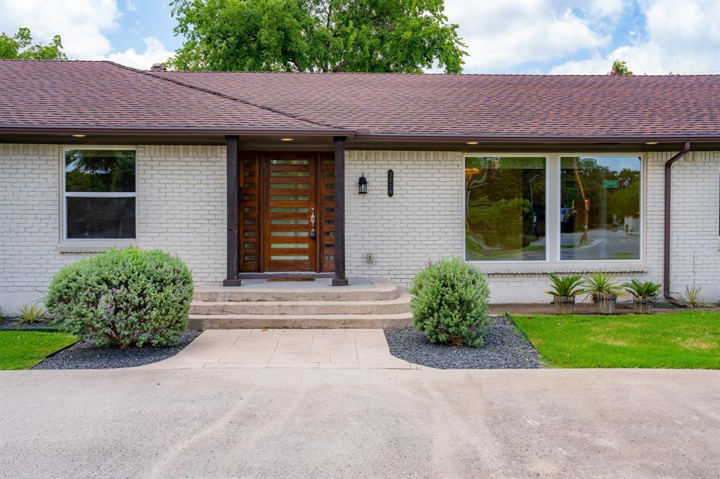 5710 Forest Lane