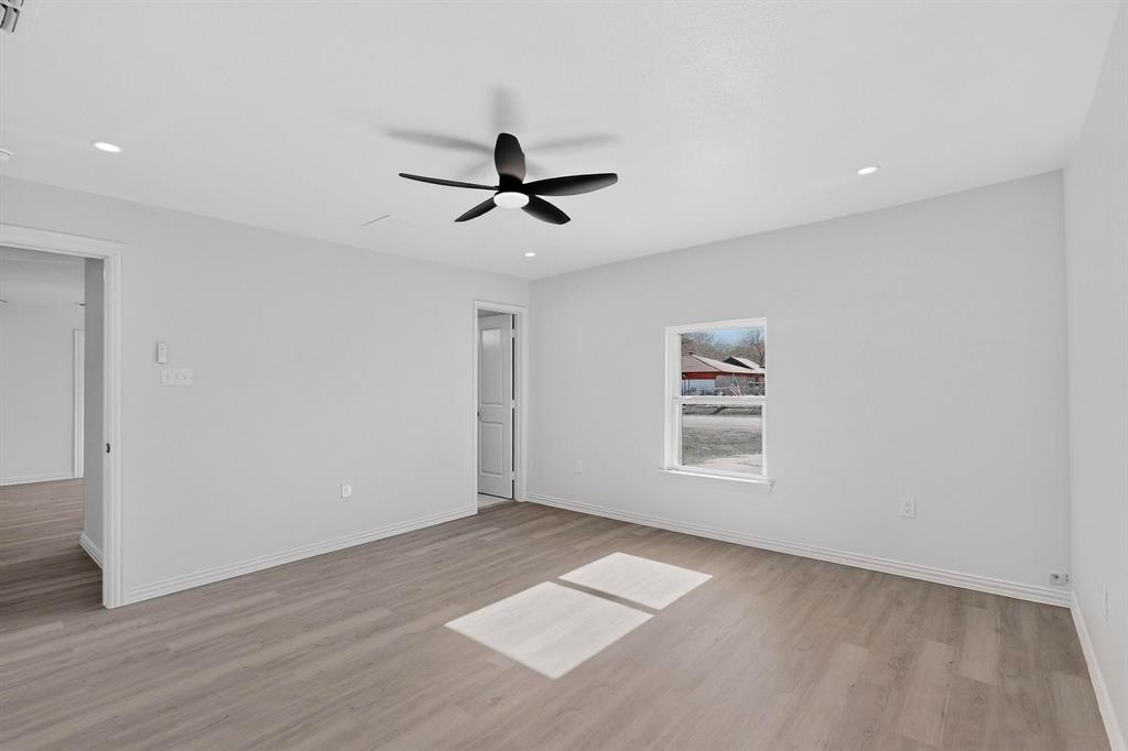 Oak Tree - Residential