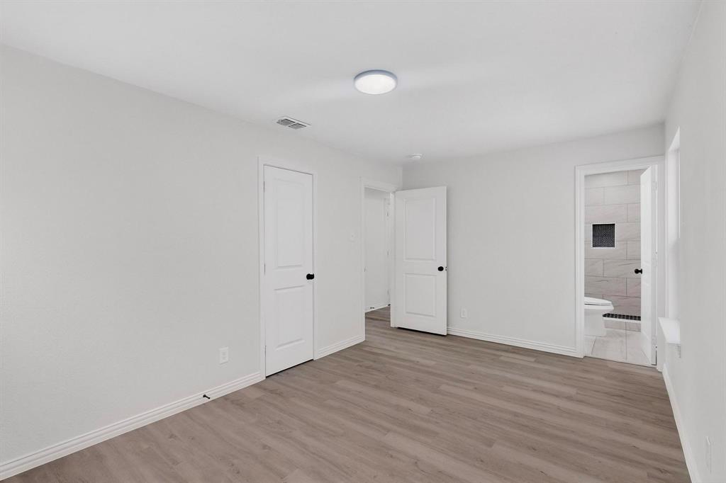 Oak Tree - Residential