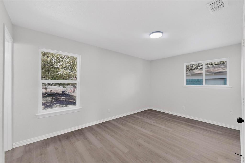 Oak Tree - Residential