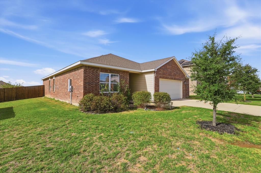 Photo of 304 Sabine River Road, Glenn Heights, TX 75154 (MLS # 21413355)