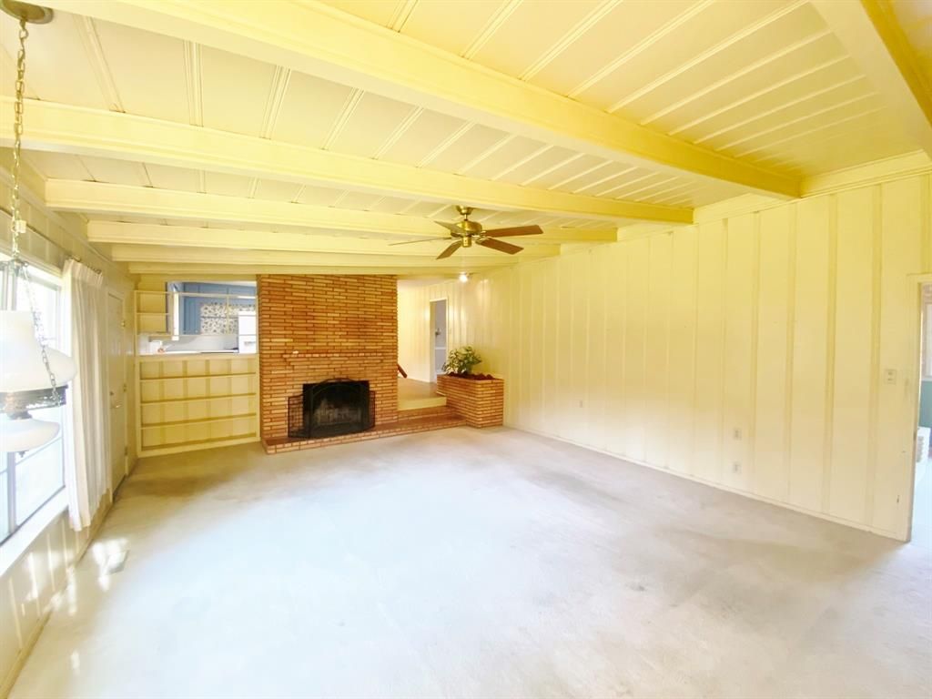 Photo of 508 Dellwood Dr, Mount Pleasant, TX 75455 (MLS # 21251654)