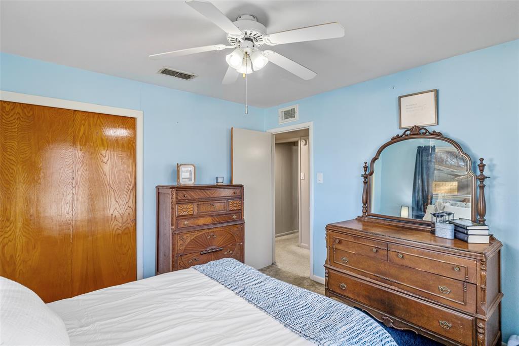 Cleburne, Texas 76033, United States, 3 Bedrooms Bedrooms, ,2 BathroomsBathrooms,Residential,Pending,20971