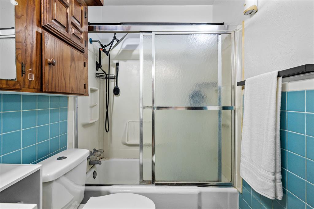 Cleburne, Texas 76033, United States, 3 Bedrooms Bedrooms, ,2 BathroomsBathrooms,Residential,Pending,20971