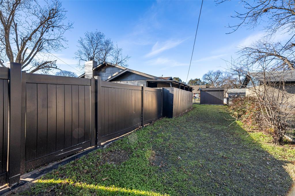 Cleburne, Texas 76033, United States, 3 Bedrooms Bedrooms, ,2 BathroomsBathrooms,Residential,Pending,20971