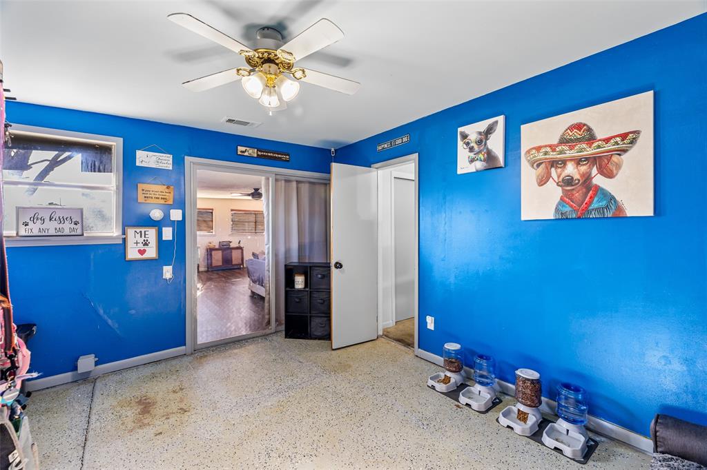 Cleburne, Texas 76033, United States, 3 Bedrooms Bedrooms, ,2 BathroomsBathrooms,Residential,Pending,20971