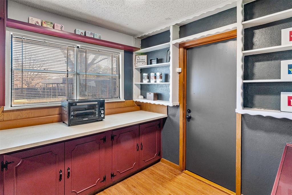 Cleburne, Texas 76033, United States, 3 Bedrooms Bedrooms, ,2 BathroomsBathrooms,Residential,Pending,20971