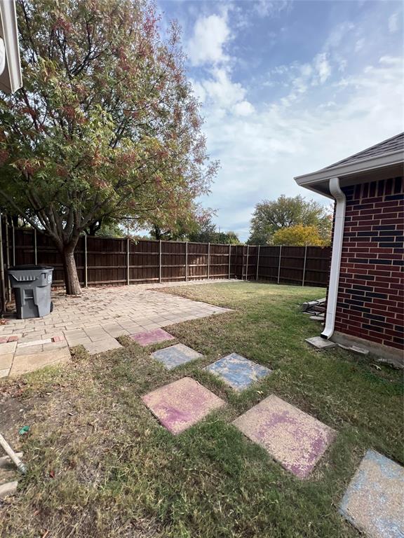 Allen, Texas 75013, United States, 4 Bedrooms Bedrooms, ,2 BathroomsBathrooms,Residential,Pending,130411