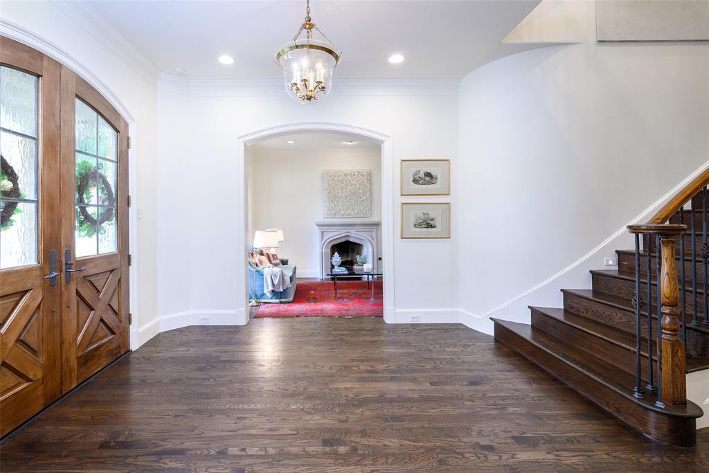 3149 Stanford Avenue