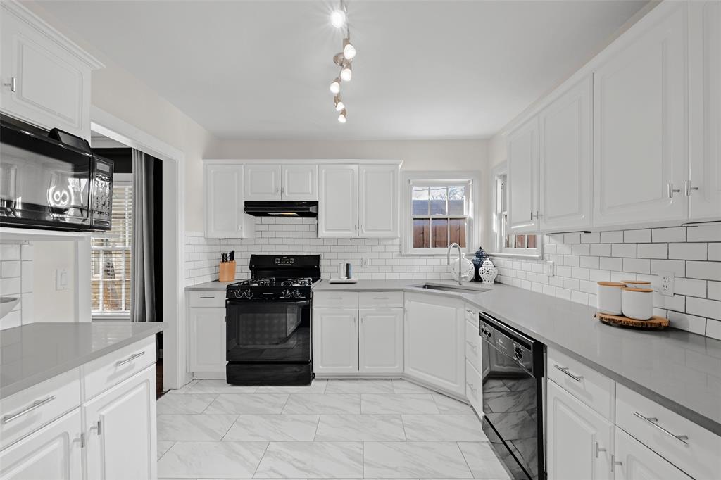 Hal Moseleys - Residential