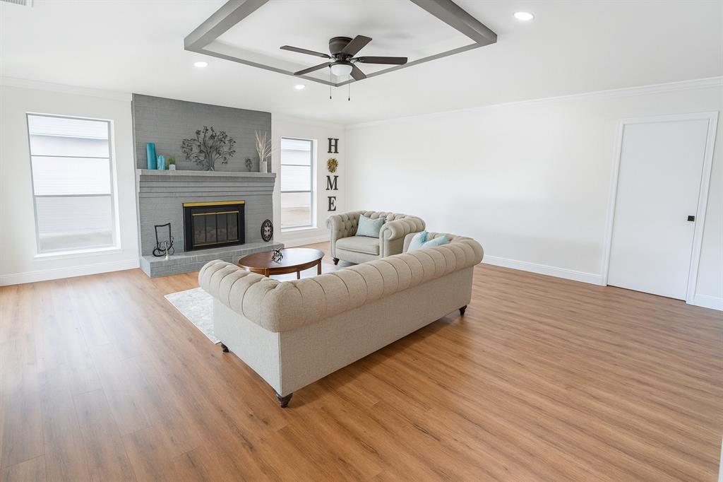 7210 Lakeshore Drive