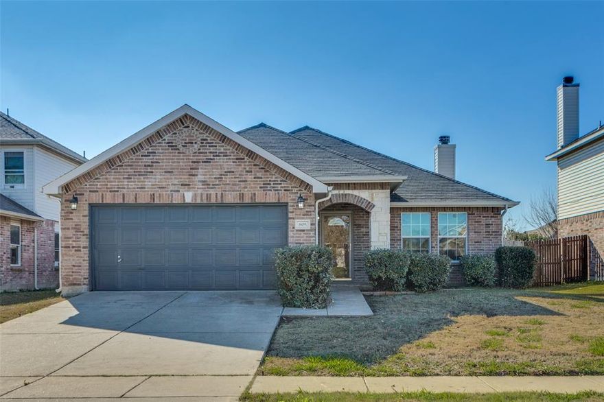 Beautifully updated 3-bedroom, 2-bath home in the desirable Villages-Wakefield subdivision with access to a community pool. This move-in-ready property features brand-new LVP flooring throughout, fresh interior and exterior paint, and new quartz countertops. Enjoy year-round comfort with a new HVAC system. Spacious layout, modern finishes, and great community amenities make this home a fantastic find in Burleson.
Buyer and Buyer's agent to verify all information.