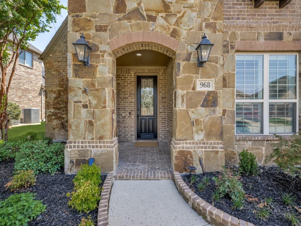 968 Highpoint Way