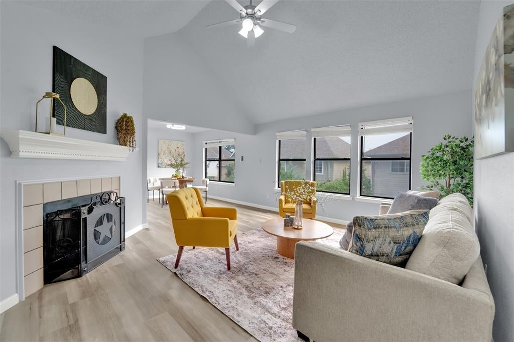 789 Eiffel Drive