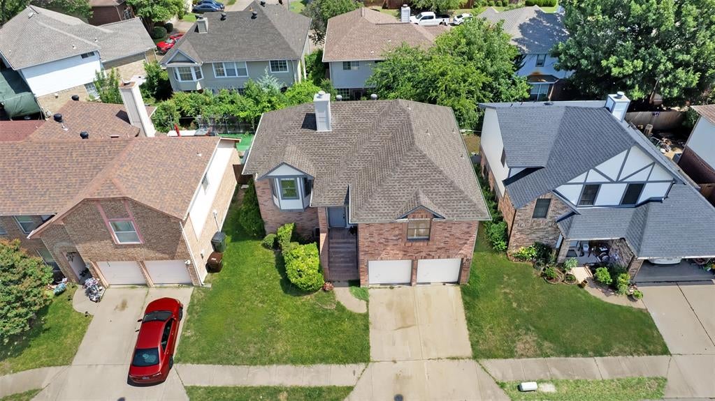 789 Eiffel Drive