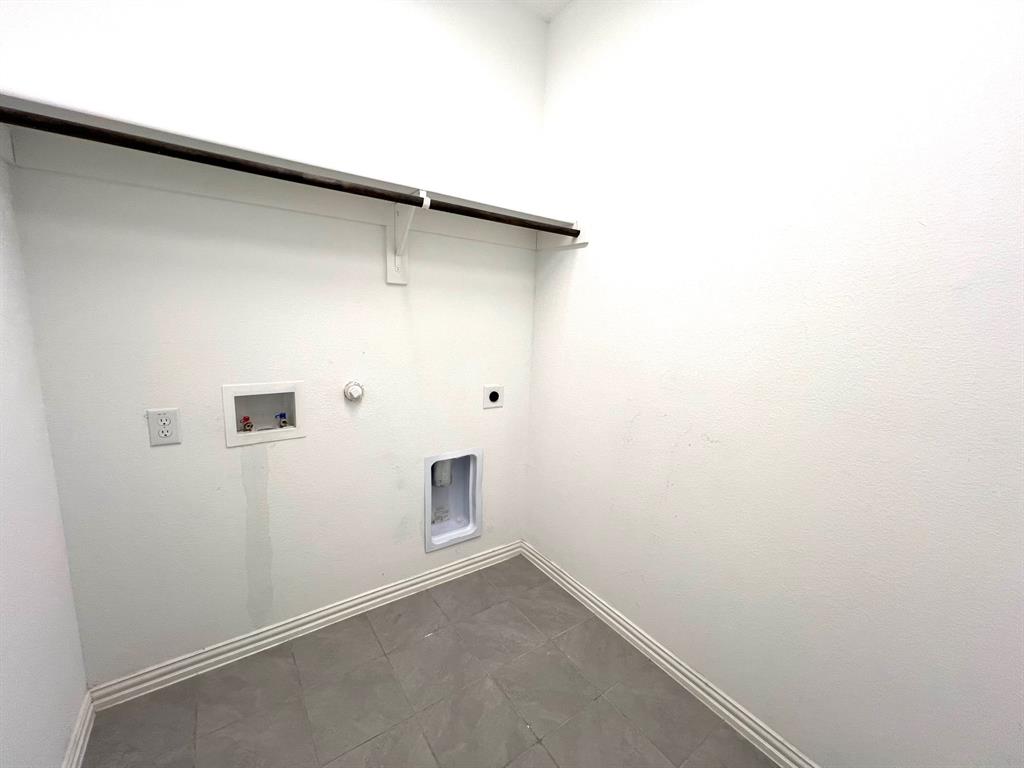 Monticello Park - Ph 1 - Residential Lease