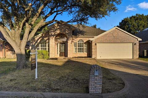 6403 St Alban Court Arlington TX 76001