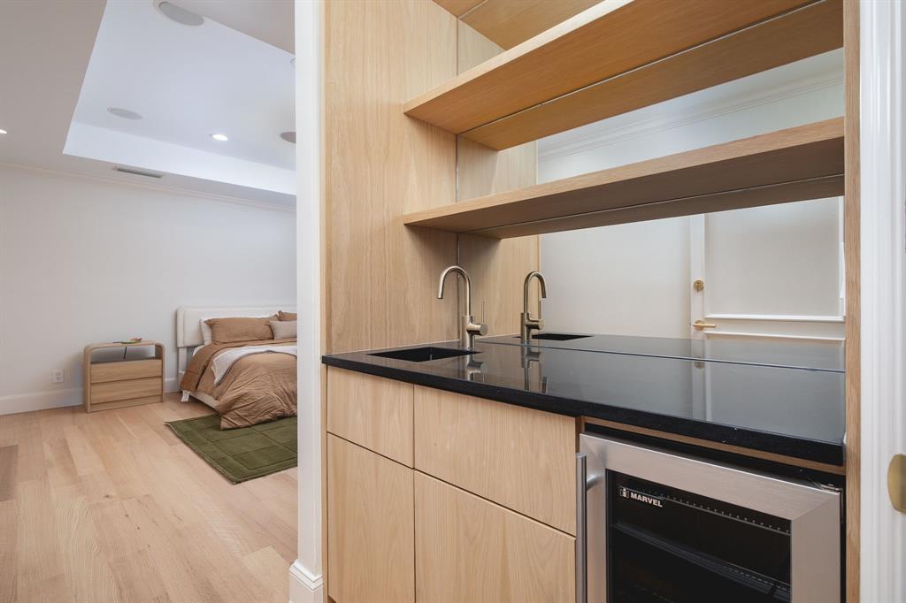 HILLCREST BY THE PARK - Residential