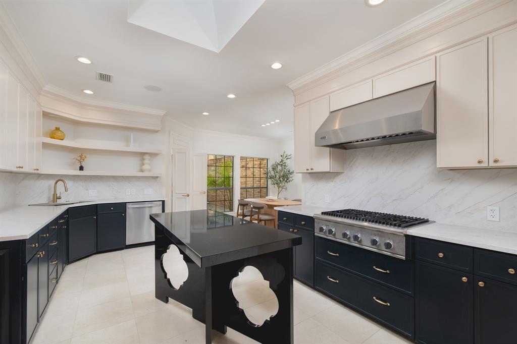 HILLCREST BY THE PARK - Residential