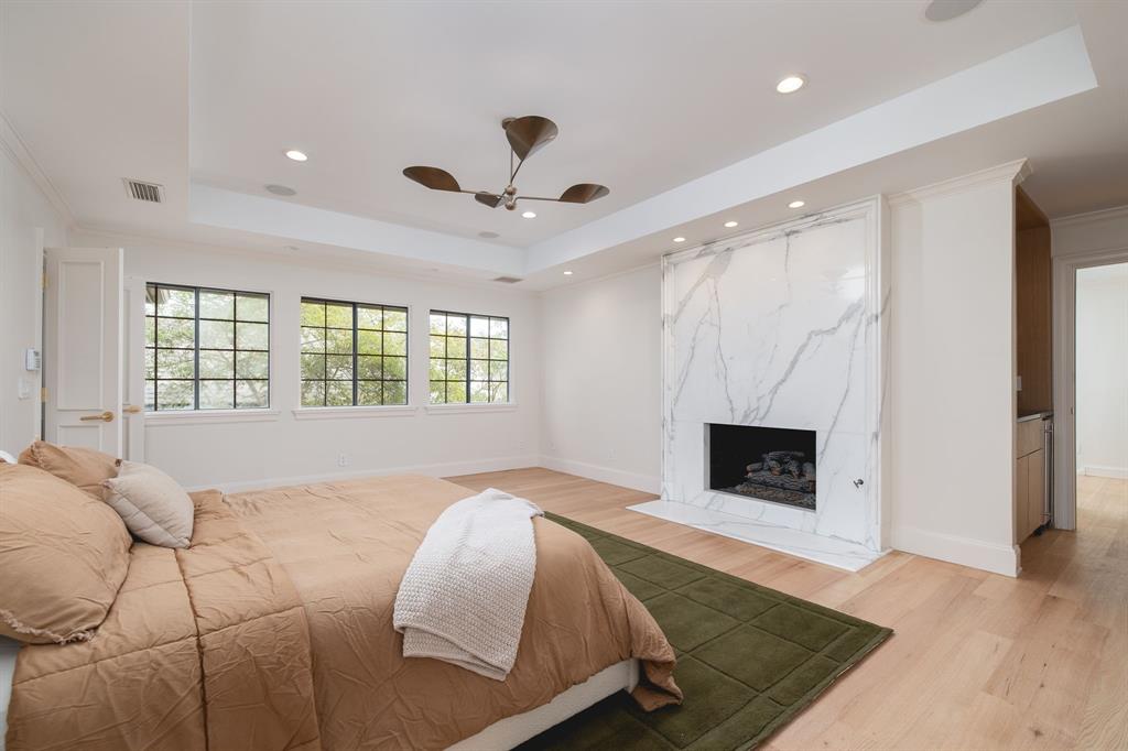 HILLCREST BY THE PARK - Residential