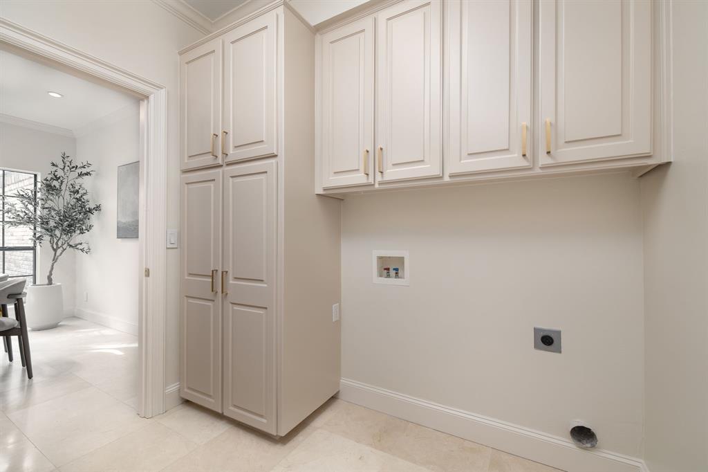 HILLCREST BY THE PARK - Residential