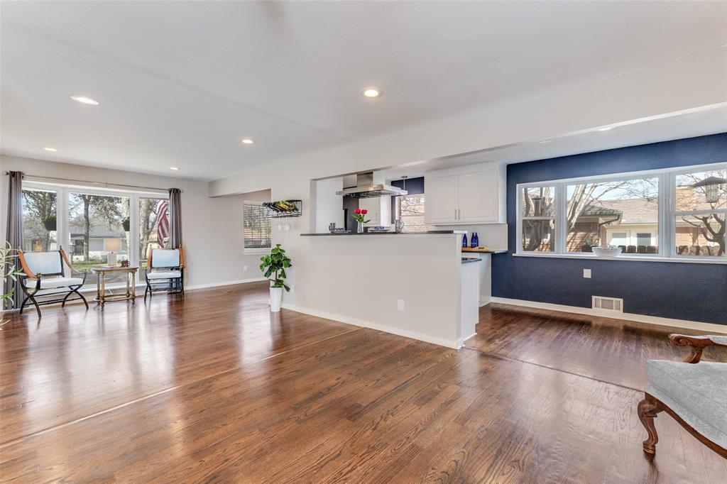 5834 Clendenin Avenue