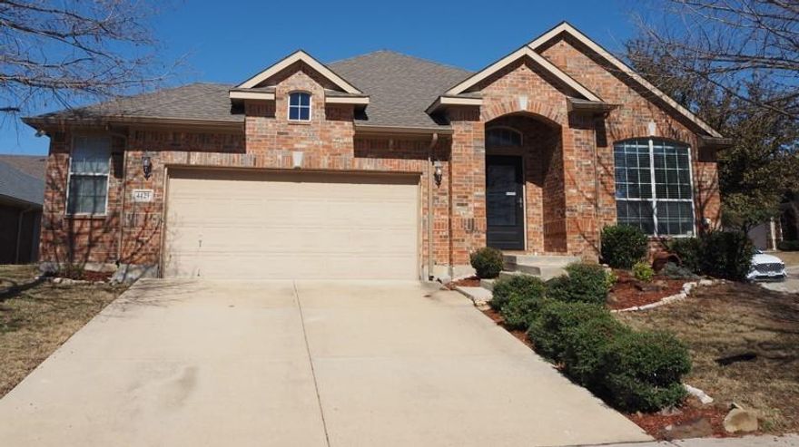 Well maintained corner lot in the Heritage community and on a cul-de-sac, see Heritage websites for all ammenities included with HOA. Has two office areas that could serve as additioanal bedrooms. Easy acces to highways and plenty of shopping and restaurants, near Walmart neighborhood and new HEB.