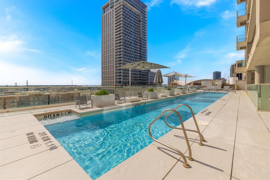 2408 Victory Park Lane 1240
