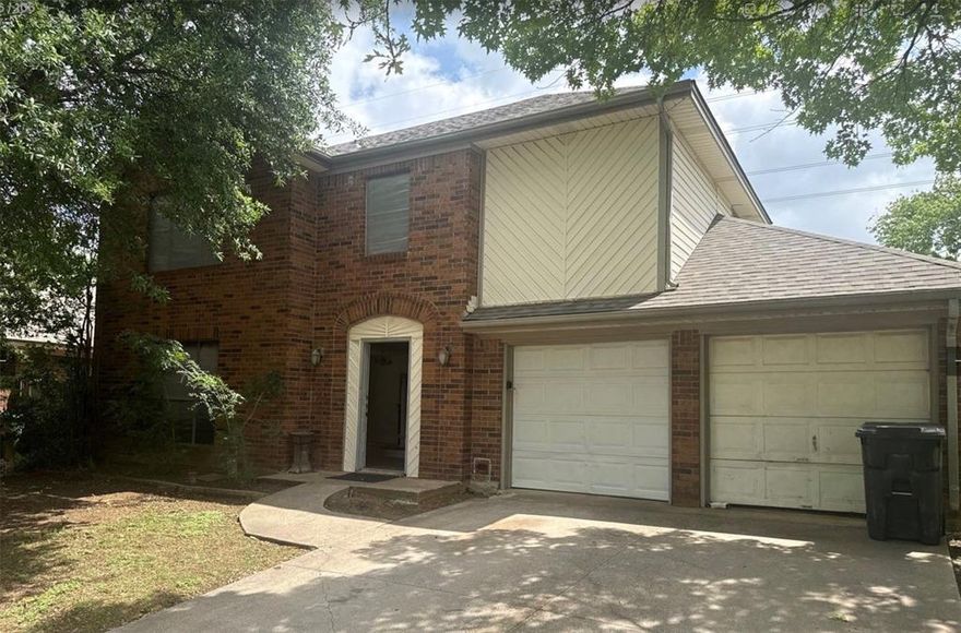 Calling all investors and savvy buyers! This two-story home is a blank canvas just waiting for the right touch to restore its full potential. The thoughtful layout offers a fantastic foundation for a high-ROI renovation project.
Step inside to an expansive, open-concept living and dining area perfect for modernizing. The heart of the home lies in the back, where the kitchen and second living area create a seamless flow, offering plenty of natural light and views of a spacious, private backyard. The kitchen is already equipped with stainless steel appliances and offers excellent cabinet and counter space, providing a great base for a cosmetic refresh.
Upstairs, you’ll find a generous owner’s suite featuring large windows, a garden tub, a separate shower, and a substantial walk-in closet. The secondary bedrooms are conveniently situated down the hall with easy access to a shared full bath. With a solid floor plan and a highly desirable location, this property is the perfect candidate for your next project. Don’t miss out—schedule a showing today and see the possibilities!