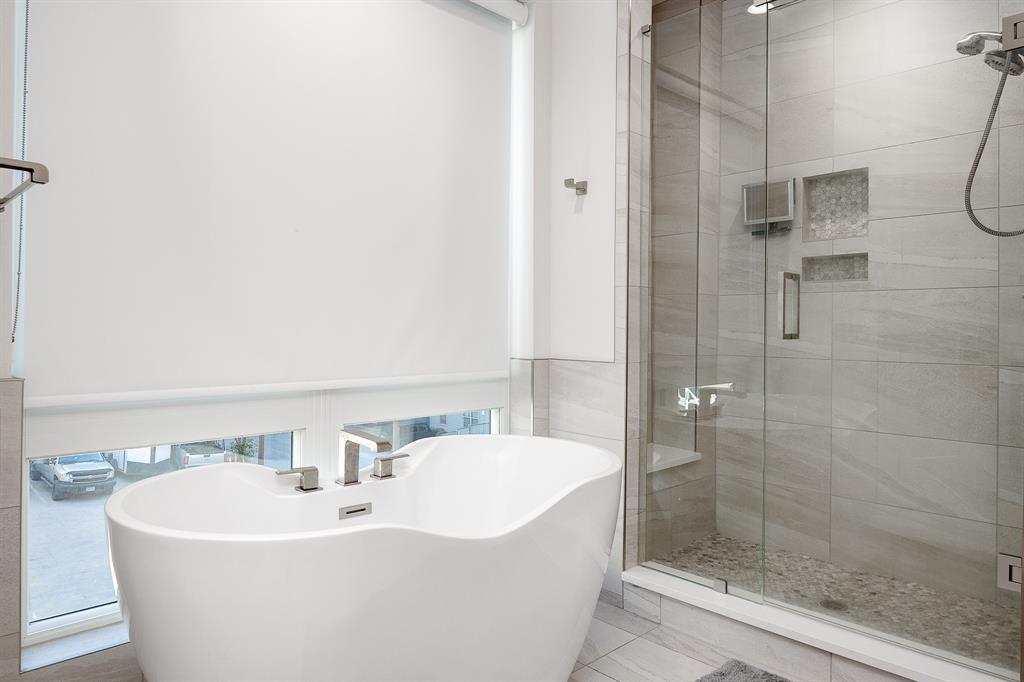 HALL AND NOBLE - Residential Lease