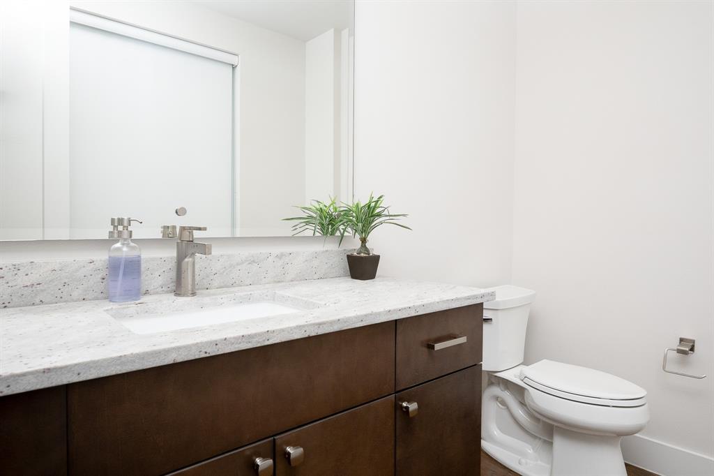 HALL AND NOBLE - Residential Lease