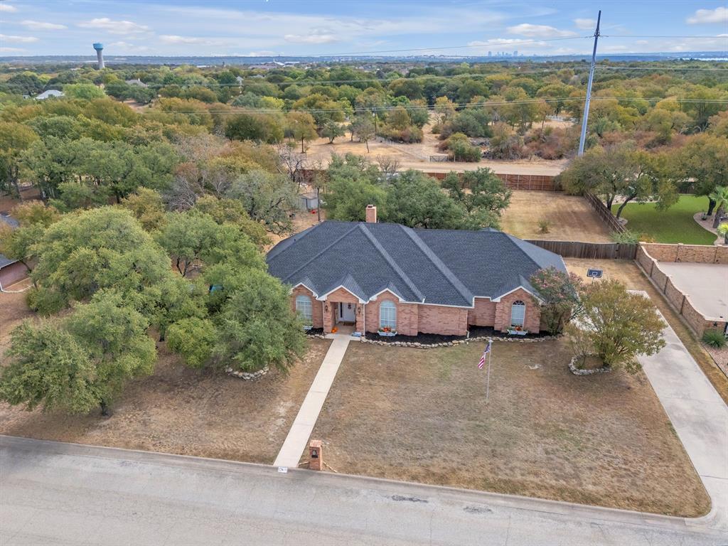 128 Lakeside Oaks Circle