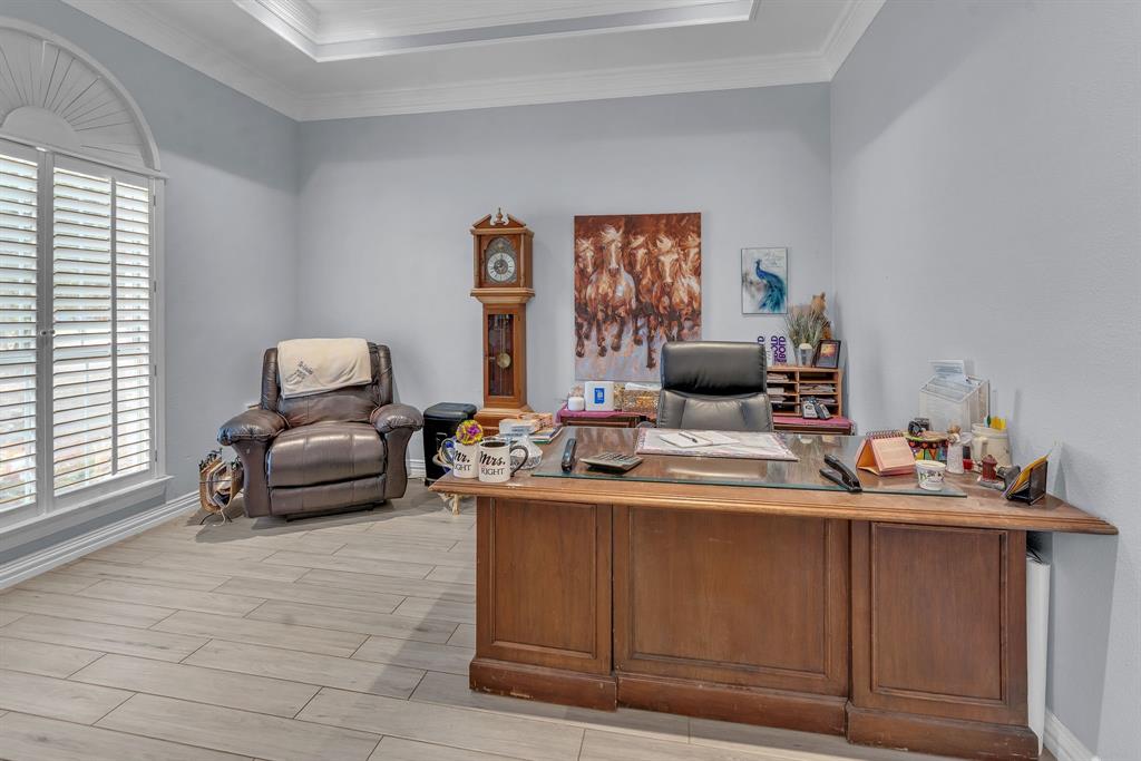 128 Lakeside Oaks Circle