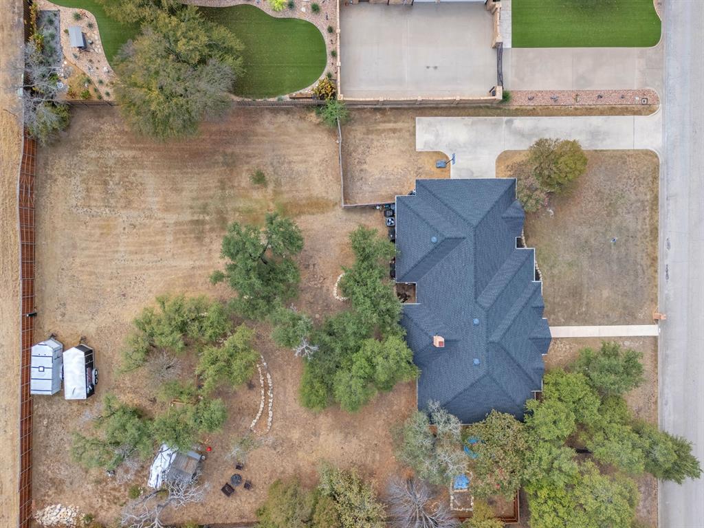 128 Lakeside Oaks Circle