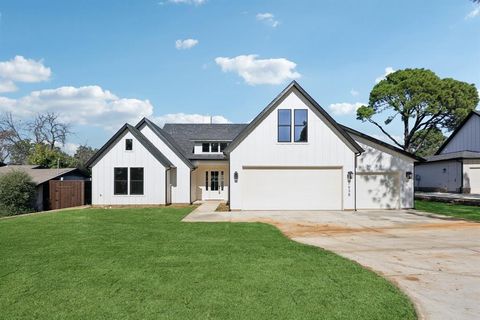 2638 Evinrude Drive Grapevine TX 76051