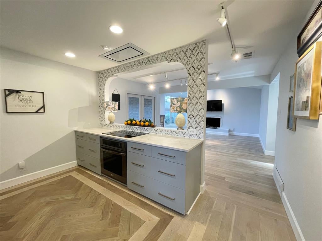 3701 Hulen Park Drive
