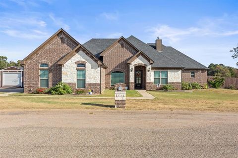 A home in Lindale