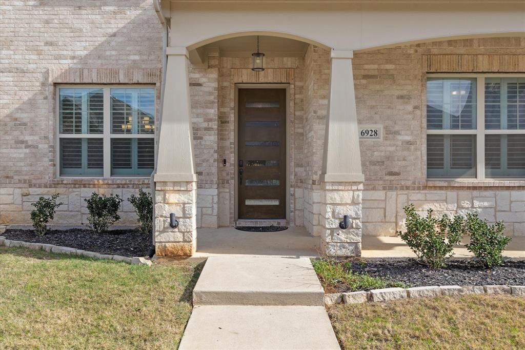 6928 Heather Lane