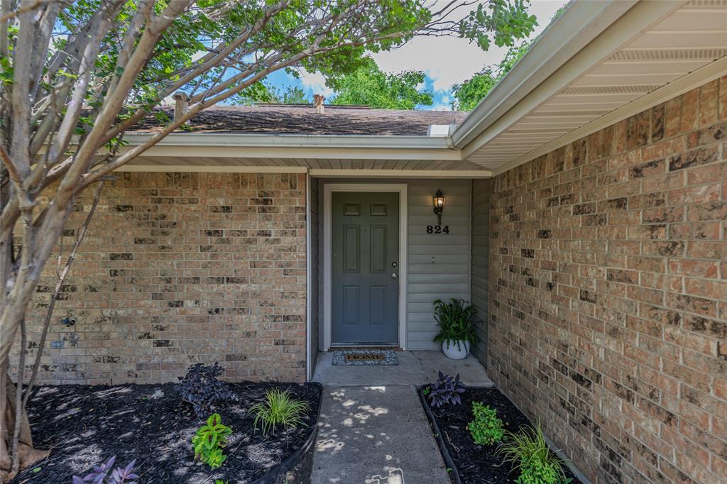 824 Meadowdale Drive